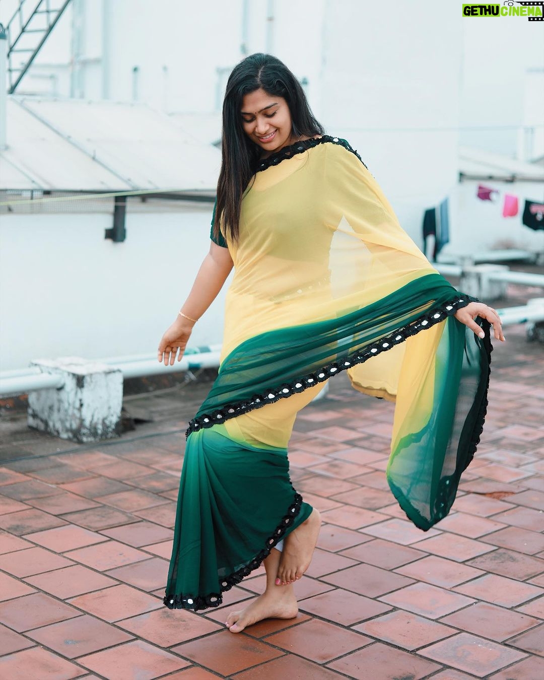 Shobanaa Uthaman Instagram - Heart wants love, Mind wants success, Soul wants peace! . Saree : @saree_by_pionex Shot by : @_aravind_grapher . . . . . . . . . . . #chennai#ootd#kollywood#bollywood#pose#instadaily#instagood#instacool#model#modelling#saree#saree#tamilponnu#promoter#promotion#collaboration#vijaytv#vijaytvserial#vijaytelevision#vijaytvshow#muthazhagu Chennai, India