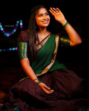 Shobanaa Uthaman Instagram - Diwali post ✨🤎
 
.
.
.
.
.
. 
.
.
.
.
.
#chennai#ootd#kollywood#bollywood#pose#instadaily#instagood#instacool#model#modelling#saree#saree#tamilponnu#promoter#promotion#collaboration#vijaytv#vijaytvserial#vijaytelevision#vijaytvshow#muthazhagu