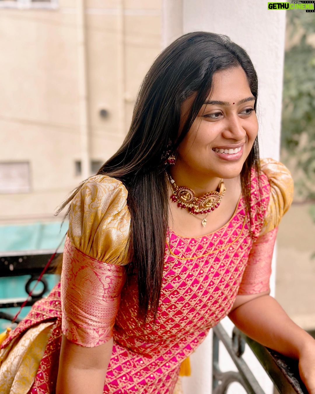 Shobanaa Uthaman - 15.2K Likes - We don't even ask for happiness, just a little less pain! ā¤ļøāš©¹
Dress : @faamysfashions
Jewel : @gold_copy1486
.
.
.
.
.
.
.
.
.
.
.
#chennai#ootd#kollywood#bollywood#pose#instadaily#instagood#instacool#model#modelling#saree#saree#tamilponnu#promoter#promotion#collaboration#vijaytv#vijaytvserial#vijaytelevision#vijaytvshow#muthazhagu