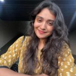 Shraddha Dangar Instagram - Shaam dekhne khadi thi, sath mein NOOr dikh gaya to socha photo khinch lun dono ki🫠
