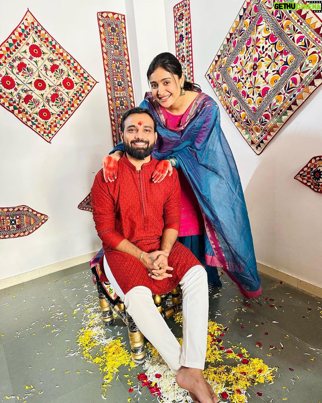 Shraddha Dangar Instagram - વીરા ના “લગન લખણ” ! ❤️ @sahaj_dangar