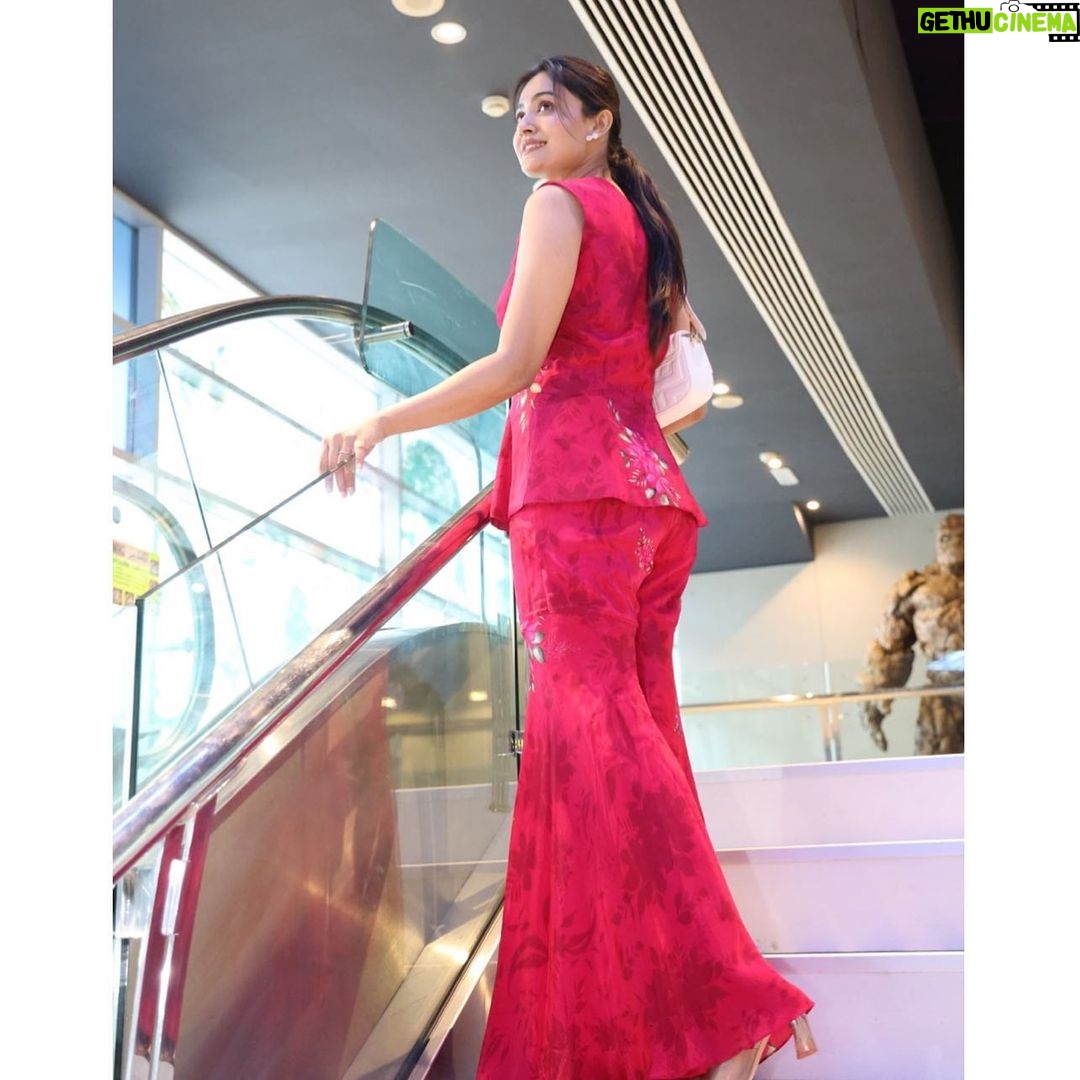 Shraddha Dangar Instagram - Wearing @ekashaindia 📸 @maxphotography_uae