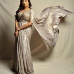 Shreya Ghoshal Instagram - Sona kitna sona hai sone jaisa mera mannn💛 Outfit: @rachitkhannaofficial @pr_vartika Jewellery: @azotiique Stylist: @stylebysaachivj Styling Team: @styledbynikinagda @sanzimehta777 Photographer: @harshphotography11
