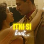 Shreya Ghoshal Instagram - A melody that seeps into Sam and Silloo’s hearts!🫶🏻 #ItniSiBaat, song out now ✨ #Samबहादुर in cinemas now! Book your tickets, Link in bio. #SamIsHere #SamBahadur @meghnagulzar @vickykaushal09 @sanyamalhotra_ @fatimasanashaikh @ronnie.screwvala #Gulzar @shankarehsaanloy @shreyaghoshal @sonunigamofficial @vijayganguly @bhavani.iyer @ishantanus @maharrshshah @zeemusiccompany