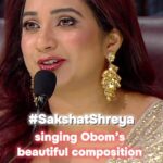 Shreya Ghoshal Instagram - Obom aur Shreya Ghoshal ke iss khoobsurat duet ne har dil ko choo liya, ab pura gaana sunne ka besabri se intezaar hai! ❤️ Dekhiye #IndianIdol, aaj raat, 8 baje, sirf #SonyEntertainmentTelevision par.  @shreyaghoshal @kumarsanuofficial @vishaldadlani @huseinkk @fremantleindia @obomtangu_16  #IndianIdol14 #EkAwaazLakhonEhsaas