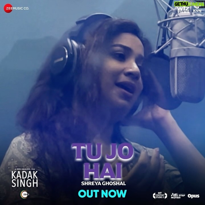 Shreya Ghoshal Instagram - Tu jo hai.. woh main hun.. This beautiful piece of our heart is out now. Do give it a listen and let me know what do you think? Composed by the brilliant @moitrashantanu written by Tanveer Ghazi.. So happy to have become a part of this extraordinary film #KadakSingh directed by one and only @aniruddhatony ♥♥♥