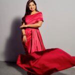 Shreya Ghoshal Instagram - Magenta colour! Just looking like a wow? 🩷 Outfit: @tarabhuyancouture Earring & ring: @azotiique Handcuff & ring: @bloome.in Stylist: @stylebysaachivj Team: @sanzimehta777 @styledbynikinagda Photographer: @anujjoshiproductions