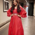 Shreya Ghoshal Instagram – Thank you @sionnahpretcouture for the beautiful outfits you have done for me from my concerts tours to Indian Idol shoot💚♥️🩷

Jewellery: @azotiique
Stylist: @stylebysaachivj
Asst.: @styledbynikinagda @sanzimehta777

Credits for the green lehenga look- 

Photographer: @yashpawarr07