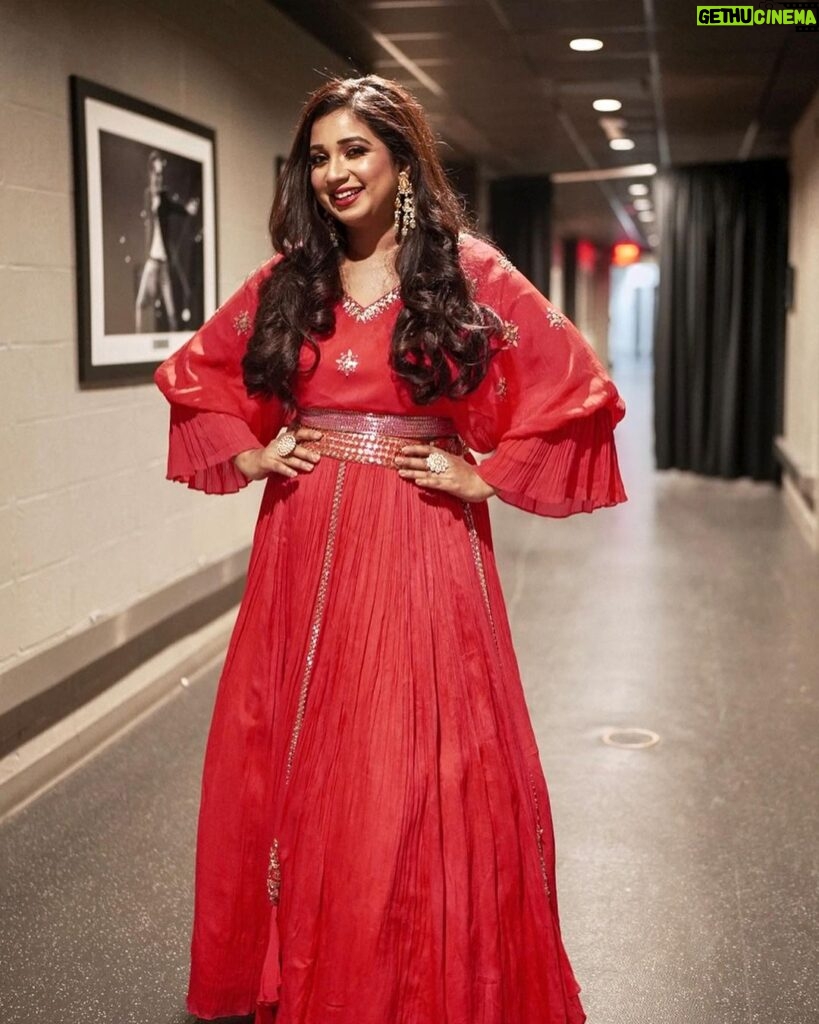 Shreya Ghoshal Instagram - Thank you @sionnahpretcouture for the beautiful outfits you have done for me from my concerts tours to Indian Idol shoot💚♥️🩷 Jewellery: @azotiique Stylist: @stylebysaachivj Asst.: @styledbynikinagda @sanzimehta777 Credits for the green lehenga look- Photographer: @yashpawarr07