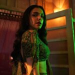 Shriya Pilgaonkar Instagram - Madhu won for Taaza Khabar 🌹 Thank you @theitaofficial awards 2023 started with the release of Taaza Khabar and we’re so grateful for all the love that has come our way for the show . 🥂We also won Best series last night ! Group hug and congratulations to the team @bbkvproductions @bhuvan.bam22 @rohitonweb @himank.gaur @arvin.bhandari @disneyplushotstar @abbasdalal @hussain.dalal you’ll wrote Madhu with such dignity , spunk and honesty. To my lovely team who created the look ⭐️@makeupandhairbyshruti @darshana.mule @shivangiishrivastav Thank you team. Group hug🤗@moderatenormal @maratheradhika @poonamdaman