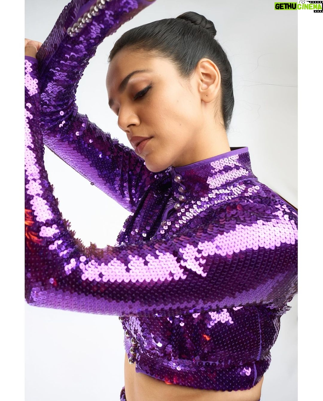 Shriya Pilgaonkar Instagram - She doesnโt flinch in purple ๐ฉ๐ปโ๐ค Tonight for GQ Men Of The Year 2023 @gqindia ๐ ๐ธ @palashsverma @stillstudios_ Styled by @bombaebyaisha Look @hm @rabanne Assisted by @ng_shooter Makeup @makeupbyravijadhav Hair @darshanamule #GQMenoftheyear2023 #rabanneHM #hmindia #Ootn #Purple #ShriyaPilgaonkar #GQMOTY2023