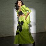 Shriya Pilgaonkar Instagram - 💚🥂 @areesz @bombaebyaisha @nakitadsouza @lovebirds.studio @ishhaara @ascend.rohank #Ootn #ITAAwards2023 #BestActorTaazaKhabar #AwardsNight #LovebirdsStudio