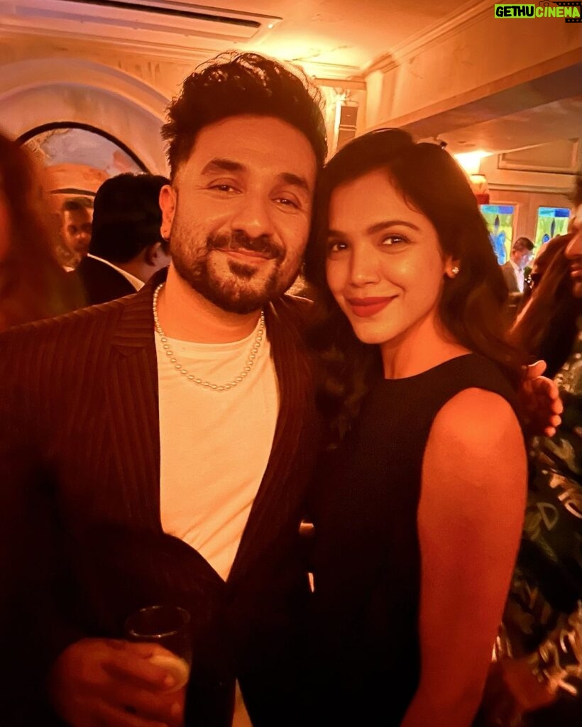 Shriya Pilgaonkar Instagram - Trust Vir to be awkward at his own party😂Thanks for the ‘emmy’zing night🤗❤️ @virdas @smmagick Always in your corner 🤜🏼🤛🏼 Congratulations to the team. Big love 🥂 Also, this song brings back so many memories Can’t wait for everyone to meet PP and the gang 🤞🏼🌹