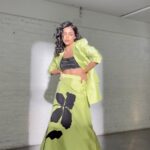 Shriya Pilgaonkar Instagram - 💚🥂 @areesz @bombaebyaisha @nakitadsouza @lovebirds.studio @ishhaara @ascend.rohank #Ootn #ITAAwards2023 #BestActorTaazaKhabar #AwardsNight #LovebirdsStudio