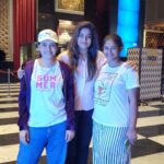 Shruthi Raj Instagram - 𝖳𝖱𝖴𝖤 𝖥𝖱𝖨𝖤𝖭𝖣𝖲 𝖠𝖱𝖤 𝖭𝖤𝖵𝖤𝖱 𝖠𝖯𝖠𝖱𝖳,𝖬𝖠𝖸𝖡𝖤 𝖨𝖭 𝖣𝖨𝖲𝖳𝖠𝖭𝖢𝖤 𝖡𝖴𝖳 𝖭𝖤𝖵𝖤𝖱 𝖨𝖭 𝖧𝖤𝖠𝖱𝖳😍😍😍