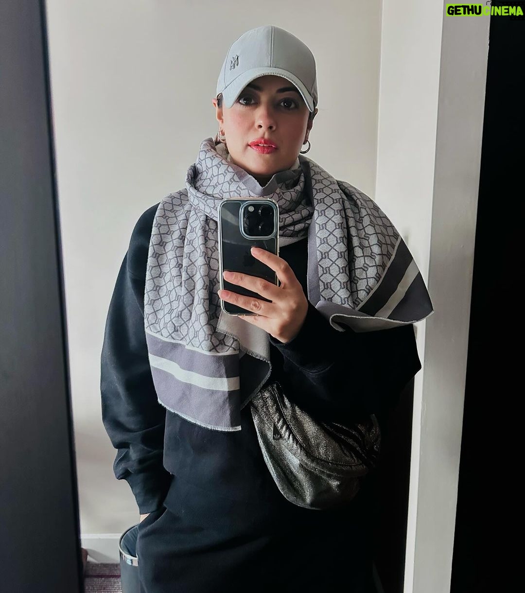 Shruti Sodhi Instagram - 🇬🇧 winter ready हैं हम ❄️ #shrutisodhi