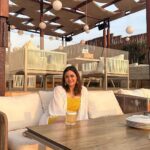 Shruti Sodhi Instagram - Doobta hua sirf suraj hi sundar lagta hai…Haina? #shrutisodhi #sunset #goa #sazonthebeach
