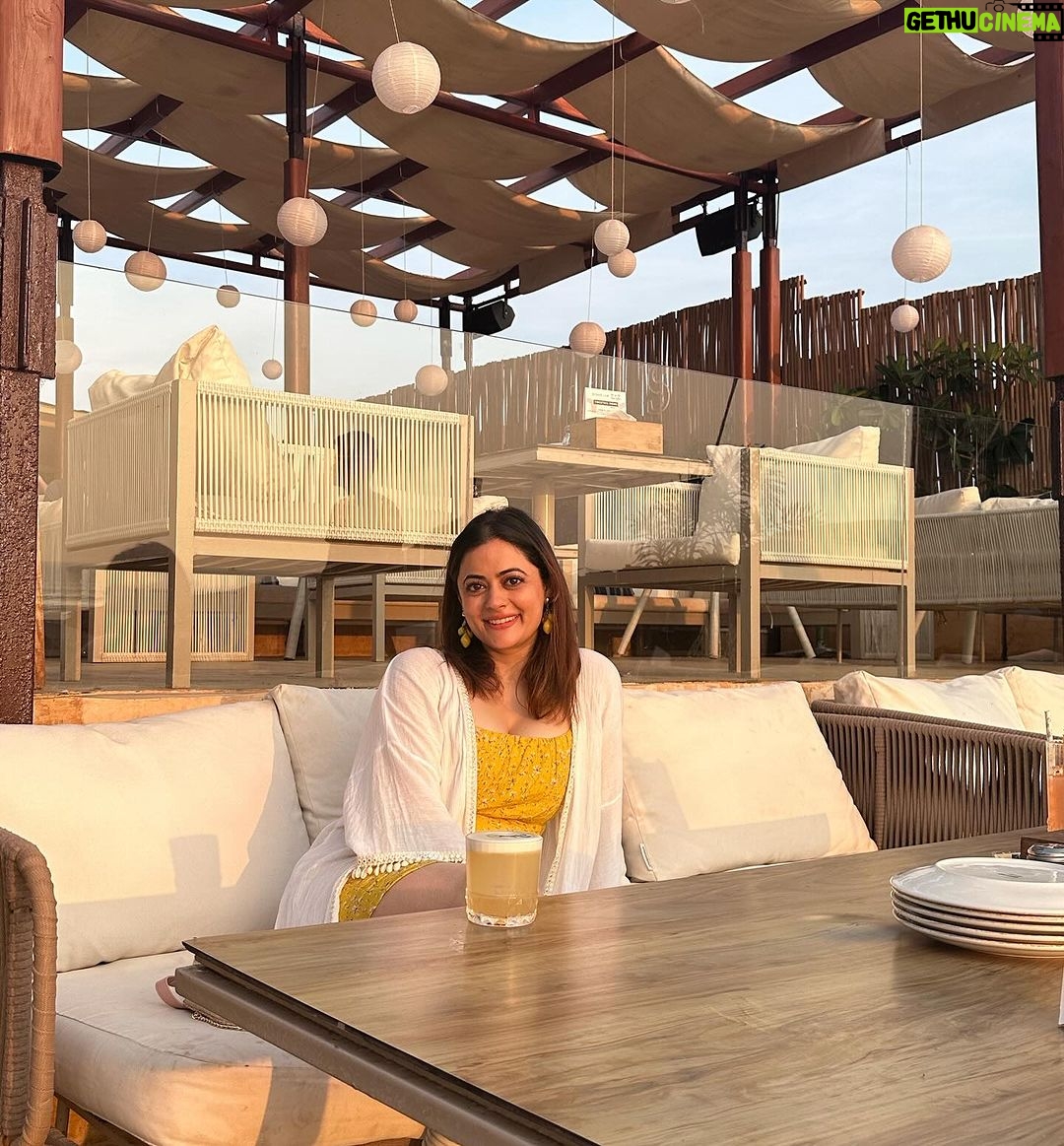Shruti Sodhi Instagram - Doobta hua sirf suraj hi sundar lagta hai…Haina? #shrutisodhi #sunset #goa #sazonthebeach