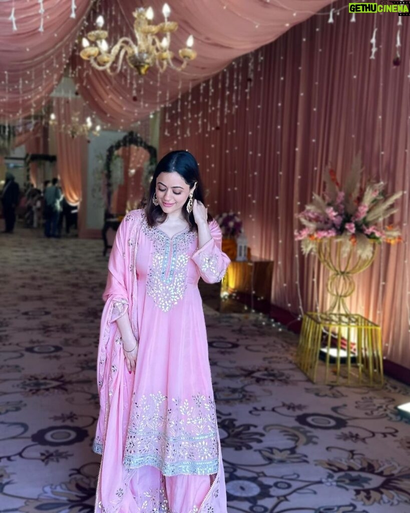 Shruti Sodhi Instagram - No day wedding is complete without that baby pink suit 🩷 #shrutisodhi #pink #winterwedding #guntazsilkstore