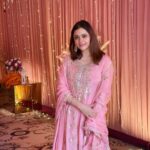 Shruti Sodhi Instagram - No day wedding is complete without that baby pink suit 🩷 #shrutisodhi #pink #winterwedding #guntazsilkstore
