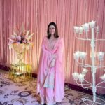 Shruti Sodhi Instagram - No day wedding is complete without that baby pink suit 🩷 #shrutisodhi #pink #winterwedding #guntazsilkstore