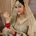 Shruti Sodhi Instagram - 🌟✨🌟✨ #shrutisodhi #barcode #makeup #hair #bridallook #shoot Outfit- @scarlet_by_shrutijamaal Makeup hair- @barcodesalon Jewellery- @santramsjewelry 📸- @elevators_global