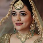 Shruti Sodhi Instagram - We are the art and the artists ✨Makeup is an art that should enhance and not hide what god has gifted you 🩷 This beautiful magic created by @barcodesalon on @aslishrutisodhi 🫶🏻✨ Outfit - @scarlet_by_shrutijamaal Makeup & Hair - @barcodesalon Jewellery- @santramsjewelry 📸- @elevators_global
