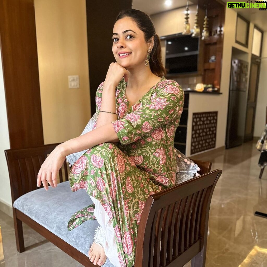 Shruti Sodhi Instagram - Bhai dooj moments with family❤ Also this super comfy and cute kurta that I’m wearing is from @manngiri.official 😍 #shrutisodhi #bhaidooj #precious #family #brothers #sister #specialmoments