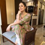 Shruti Sodhi Instagram - Bhai dooj moments with family❤️ Also this super comfy and cute kurta that I’m wearing is from @manngiri.official 😍 #shrutisodhi #bhaidooj #precious #family #brothers #sister #specialmoments