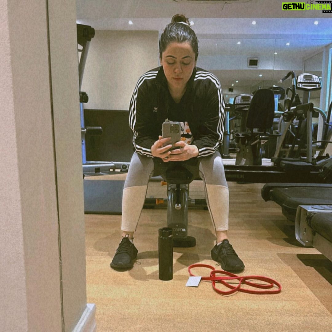 Shruti Sodhi Instagram - OCTOBER was all work (š„ shoot) and then some ā¤ļø P.s- Its a delayed monthly post, but I didnāt want to break the pattern by not posting at allāŗļø #shrutisodhi #october #solodump #photoshare