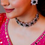 Shruti Sodhi Instagram - It’s time to sparkle this festive season ✨🌟 #shrutisodhi #thefashionparadestore #jewellery #festival #season Jewellery- @thefashionparadestore Outfit- @scarlet_by_shrutijamaal Makeup hair- @barcodesalon 📸- @elevators_global