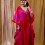 Shruti Sodhi Instagram - It’s time to sparkle this festive season ✨🌟 #shrutisodhi #thefashionparadestore #jewellery #festival #season Jewellery- @thefashionparadestore Outfit- @scarlet_by_shrutijamaal Makeup hair- @barcodesalon 📸- @elevators_global