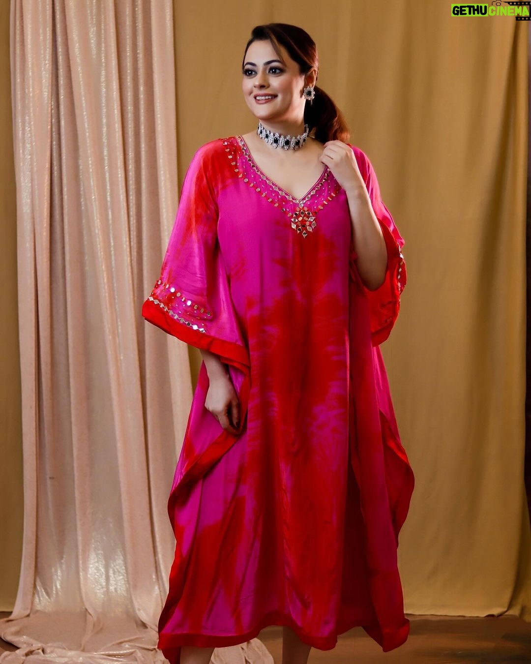 Shruti Sodhi Instagram - It’s time to sparkle this festive season ✨🌟 #shrutisodhi #thefashionparadestore #jewellery #festival #season Jewellery- @thefashionparadestore Outfit- @scarlet_by_shrutijamaal Makeup hair- @barcodesalon 📸- @elevators_global