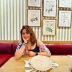 Shruti Sodhi Instagram - Here is my (solo) September life capture. This month too just flew by. Pata hi nahi chala. It was my best friend’s birthday…I had a wonderful shoot…started new routines…spent quality time with my special ones and a lot of interesting things on the work front 🧿 But still for October #photodump I’ll remember to capture a lot more moments for you all okay☺️ (also if you all noticed my love struck face for Nirula’s HCF 🤤ate it after sooo long urghhh (and now that’s done for sometime hehe) so you wish me luck for a healthier and an overall better month in October ☺️❤️ #shrutisodhi #september #pictures