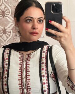 Shruti Sodhi Instagram - Here is my (solo) September life capture. This month too just flew by. Pata hi nahi chala. It was my best friend’s birthday…I had a wonderful shoot…started new routines…spent quality time with my special ones and a lot of interesting things on the work front 🧿 But still for October #photodump I’ll remember to capture a lot more moments for you all okay☺️ (also if you all noticed my love struck face for Nirula’s HCF 🤤ate it after sooo long urghhh (and now that’s done for sometime hehe) so you wish me luck for a healthier and an overall better month in October ☺️❤️ #shrutisodhi #september #pictures