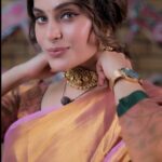 Shrutika Instagram – Saree @thariibyshrutika 
Reel @artzbysat
Jewelry @chettinad_creations

#festival #saree #mood #celebration #reelsfeelit