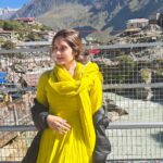 Shrutika Instagram – Kedarnath is a magical experience!! 
No wonder our superstar #thailavar visits the Himalayas so often.
peace serenity and bliss is an understatement…what i felt, saw and experienced is magical .just mere words wont do justice!
Our visit to kedarnath and badrinath!!!
Those magnificent mountains has so much to say and will leave u dumfound!

#thalaivar #himalayas #pilgrimage #kedarnath #instagood Kedarnath Temple