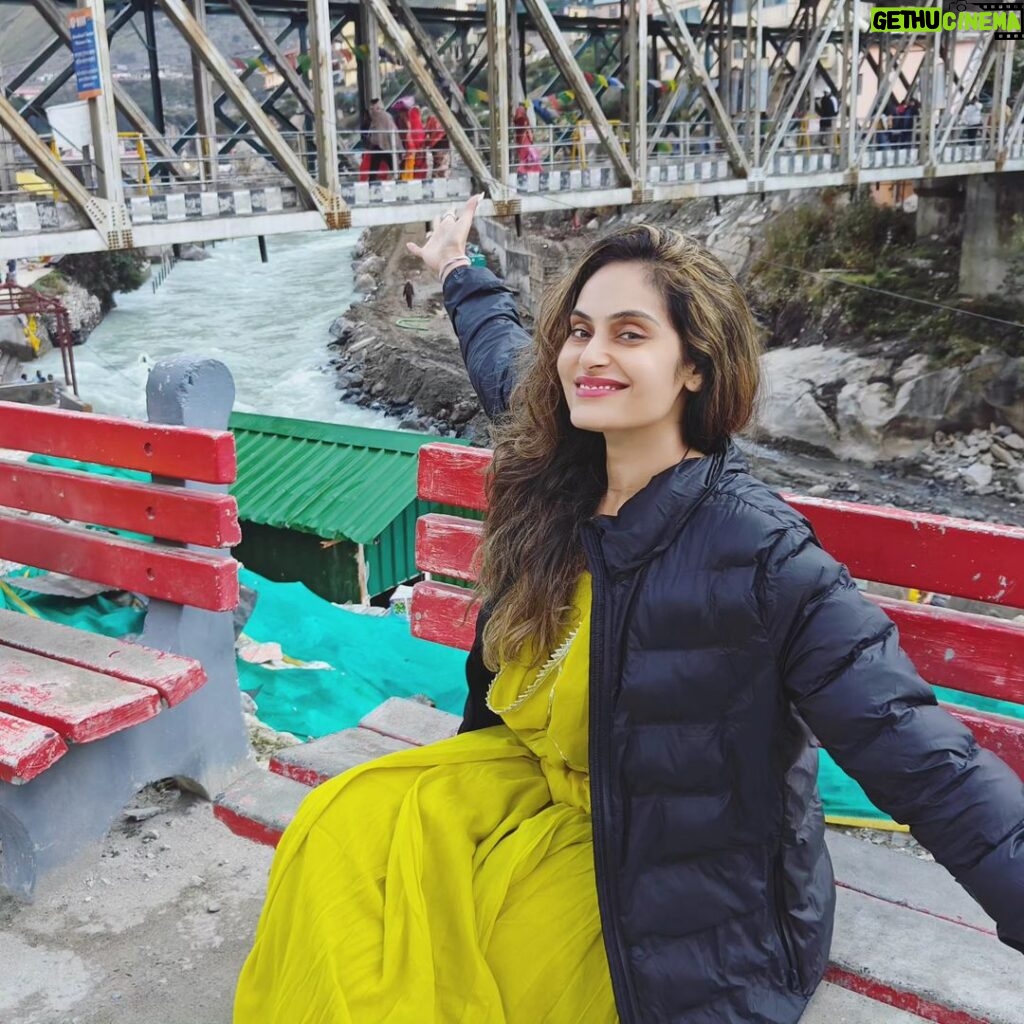 Shrutika Instagram - Kedarnath is a magical experience!! No wonder our superstar #thailavar visits the Himalayas so often. peace serenity and bliss is an understatement...what i felt, saw and experienced is magical .just mere words wont do justice! Our visit to kedarnath and badrinath!!! Those magnificent mountains has so much to say and will leave u dumfound! #thalaivar #himalayas #pilgrimage #kedarnath #instagood Kedarnath Temple