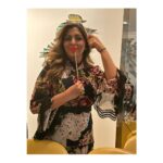 Shweta Bachchan Nanda Instagram – Seema’s Platty Joobs #golden 🥇