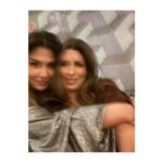 Shweta Bachchan Nanda Instagram – Seema’s Platty Joobs #golden 🥇