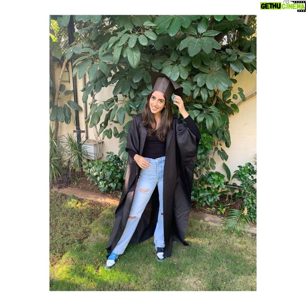 Shweta Bachchan Nanda Instagram - Class of 2020 - Navya finished college today and since she and everyone else graduating this year won’t get a ceremony we decided to DIY one. With a chart paper cap and a gown hand stitched from scraps of black tenting. I threw on a Fordham ( her college ) sweatshirt over my PJ’s!! Congratulations baby I love you and am proud of you! Go forth and conquer x ( I’m not crying you’re crying)