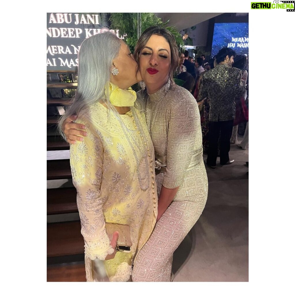 Shweta Bachchan Nanda Instagram - A night well spent - some friends some family some crazy fashion ( my vintage Abu Jani Sandeep Khosla dress that I squeeezed into ) the show stopper was Mr J, in all his jewels!!! And most importantly many kisses from my mama 🫶🏽 Congratulations Abu & Sandy on the new drop ! Love always ♥️♥️