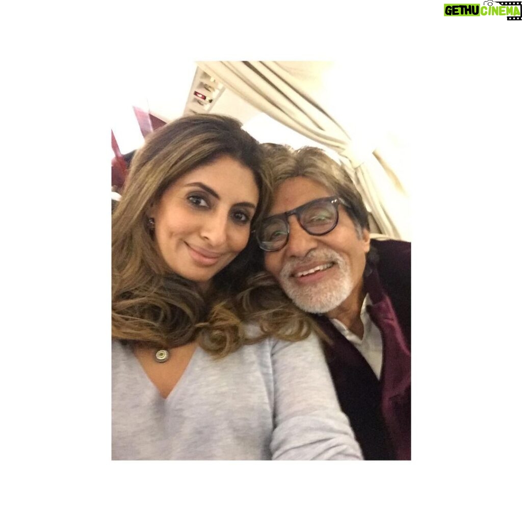 Shweta Bachchan Nanda Instagram - रिश्ते मैं तो सिर्फ़ मेरे … लगते हैं। ♥️ #fathersday #girldad