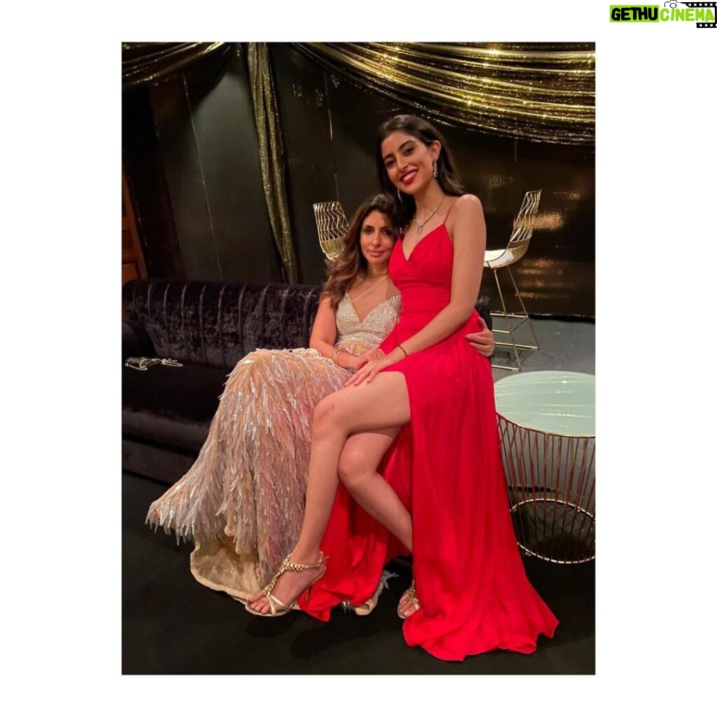 Shweta Bachchan Nanda Instagram - Colour me red 🌹 Thank you @sunset.sue for the 📸