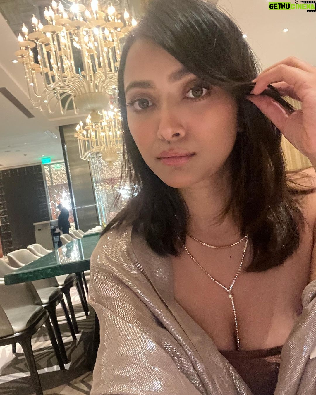Shweta Basu Prasad Instagram - Thank you @societyachieversmag for the recognition 😊❤️ #indialockdown @imbhandarkar @zee5 @aahanakumra @_prat @saietamhankar @penmovies . 📸 @iamwolfienair Cheering by Maa
