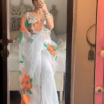 Shweta Mahadik Instagram - Handmade with love❤️ #handpainted #sareelove