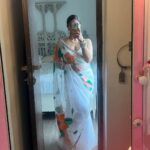 Shweta Mahadik Instagram - Handmade with love❤️ #handpainted #sareelove