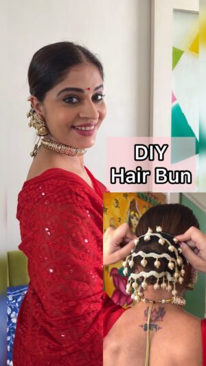 Shweta Mahadik Instagram - Simple and easy hair accessory for KARWACHAUTH!!

#diy
#handmade
#hairstyle 
#karwachauth 
#art
#shwetamahadik 
#diychachi