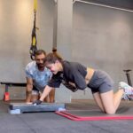 Shweta Tripathi Instagram – Starting off the week working on pull & push movements with @battatawada ⚡️

What’s your Monday workout looking like? 

#Pushexercises #Pullworkouts #WOD #Monday #Mondayworkout #motivation #GetFitwithTridev #HarHarMahadev #Fitspo #Fitness #Mumbai #PersonalTrainer Mumbai, Maharashtra