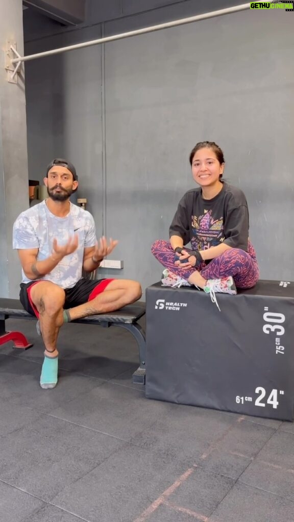 Shweta Tripathi Instagram - Reflecting on an incredible year with @battatawada ! 🚀 From conquering fitness goals to breaking personal records, we’ve achieved so much together. Super proud of our accomplishments and excited to crush even more milestones in 2024! 💪 #Stronger #FitFam #2023 #2023Rewind #2024 #Resolutions #Goals #Chat #Fitnesstrainer #mirzapur #bollywood #fitspo #fitnessinspiration #mumbai #clientreview #clienttransformation #reelsindia #reelitfeelit Mumbai, Maharashtra